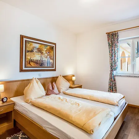 Weingut Lieselehof Aurora Apartment Caldaro